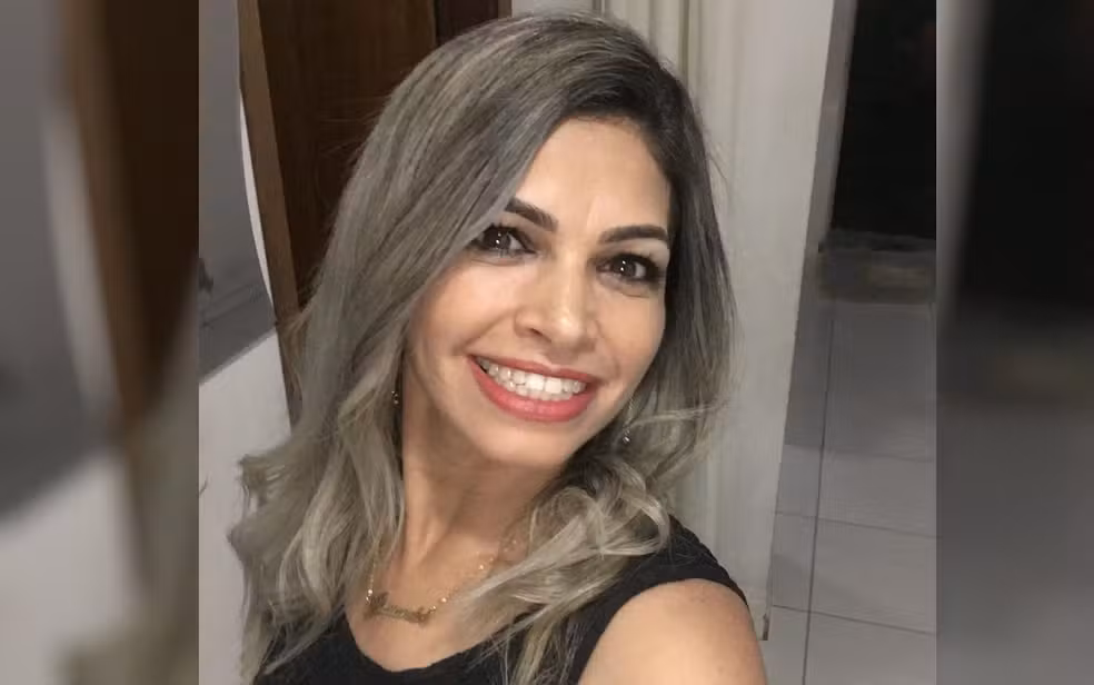 Alessandra Rufino de Oliveira, de 47 anos, foi encontrada morta dentro de casa, em Caldas Novas, Goiás — Foto: Reprodução/Redes Sociais