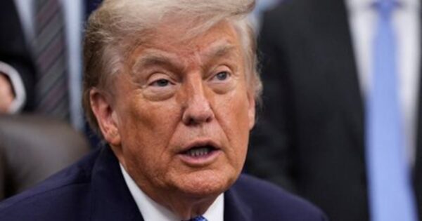 Trump destacou a queda nos preços do petróleo e combustíveis nos EUA Ken Cedeno/Reuters - 26.06.2026