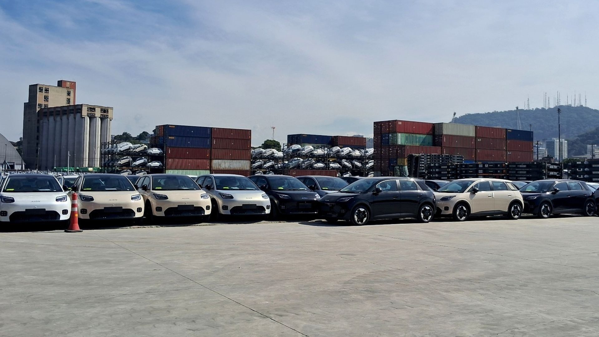 Porto que é porta de entrada dos carros elétricos importados pelo Brasil amplia capacidade com investimento de R$ 35 milhões no Espírito Santo — Foto: Ana Elisa Bassi/g1 ES