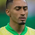 Raphinha ao lado do primo que o defendeu, Igor Padilha (Foto: Instagram)
