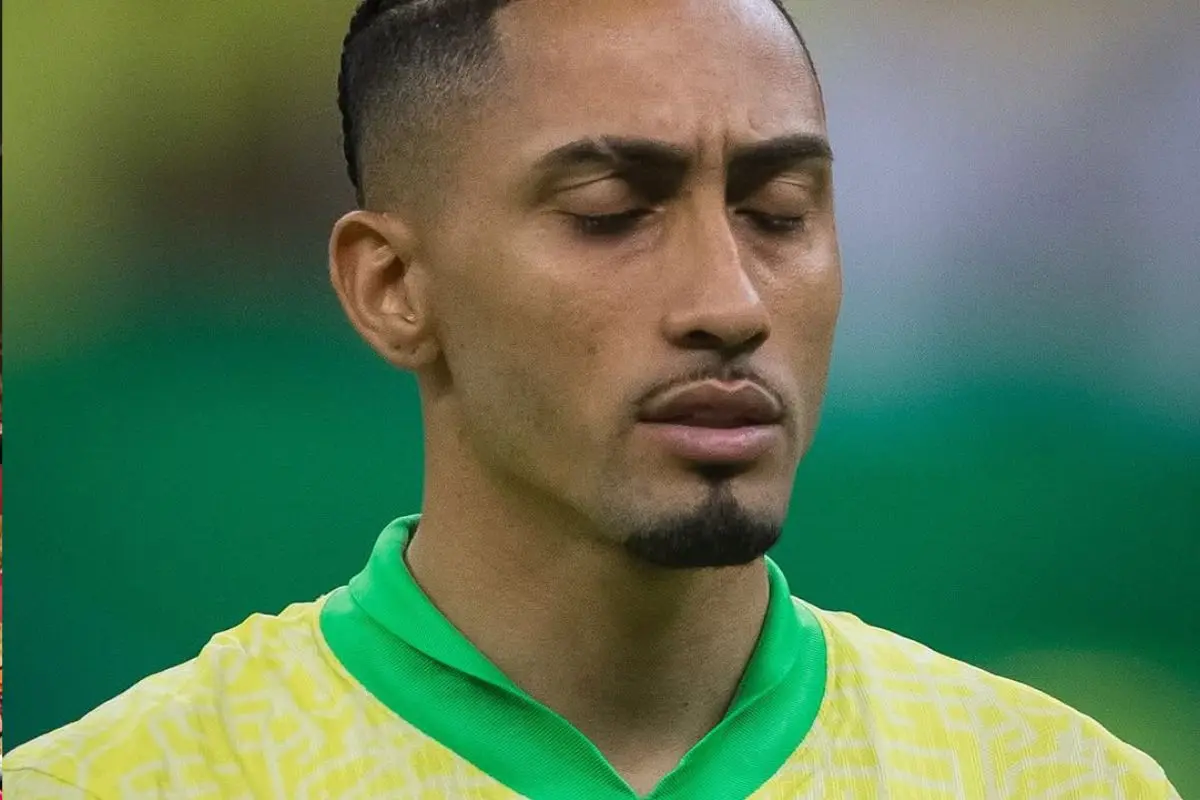 Raphinha ao lado do primo que o defendeu, Igor Padilha (Foto: Instagram)