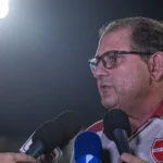 Técnico Guto Ferreira - Vila Nova (Foto - Roberto Corrêa)
